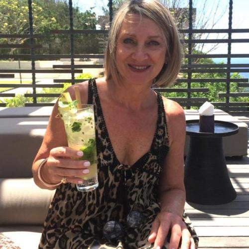 Hei, mä oon Aino ja mulla on pakkomielle kahviin